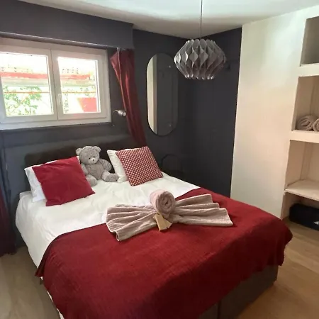 Апартаменты Ideally Located With View *