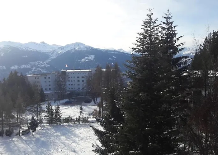 Ideally Located With View Апартаменты *