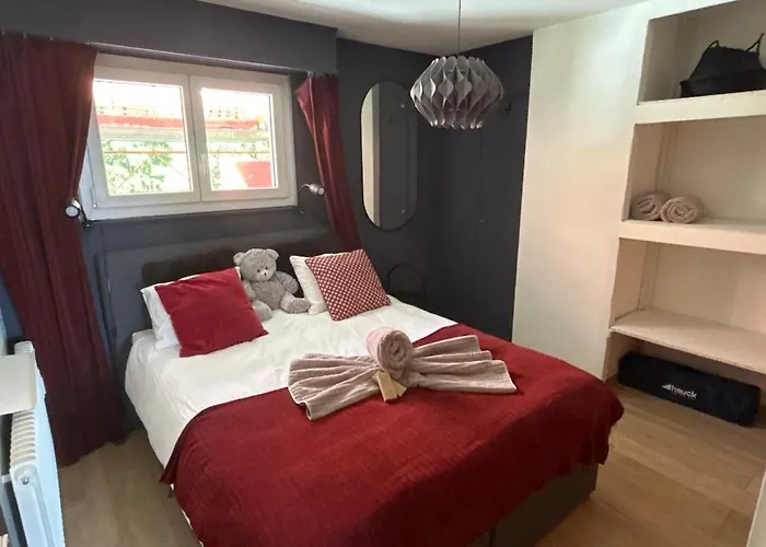 Апартаменты Ideally Located With View *